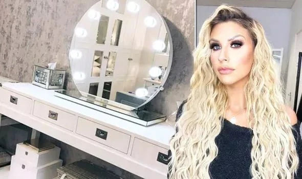 How to Clean Bathroom Mirrors Naturally: Easy, Effective Tips