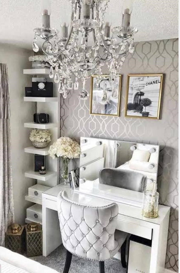 How To Style A Dressing Table ( 10 Useful Tips You Can Try Today) - hollywood mirrors How To Style A Dressing Table ( 10 Useful Tips You Can Try Today) - hollywood mirrors