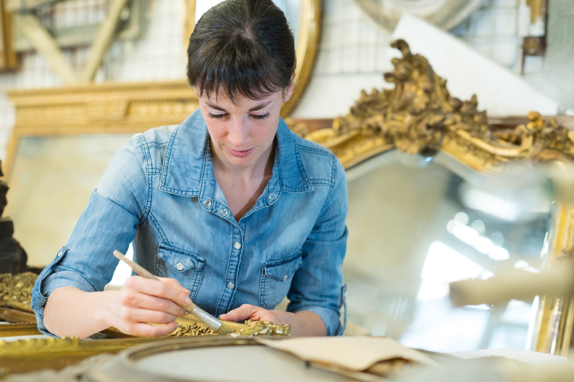 A Savvy Guide for Repairing Old Metal Mirror Frames