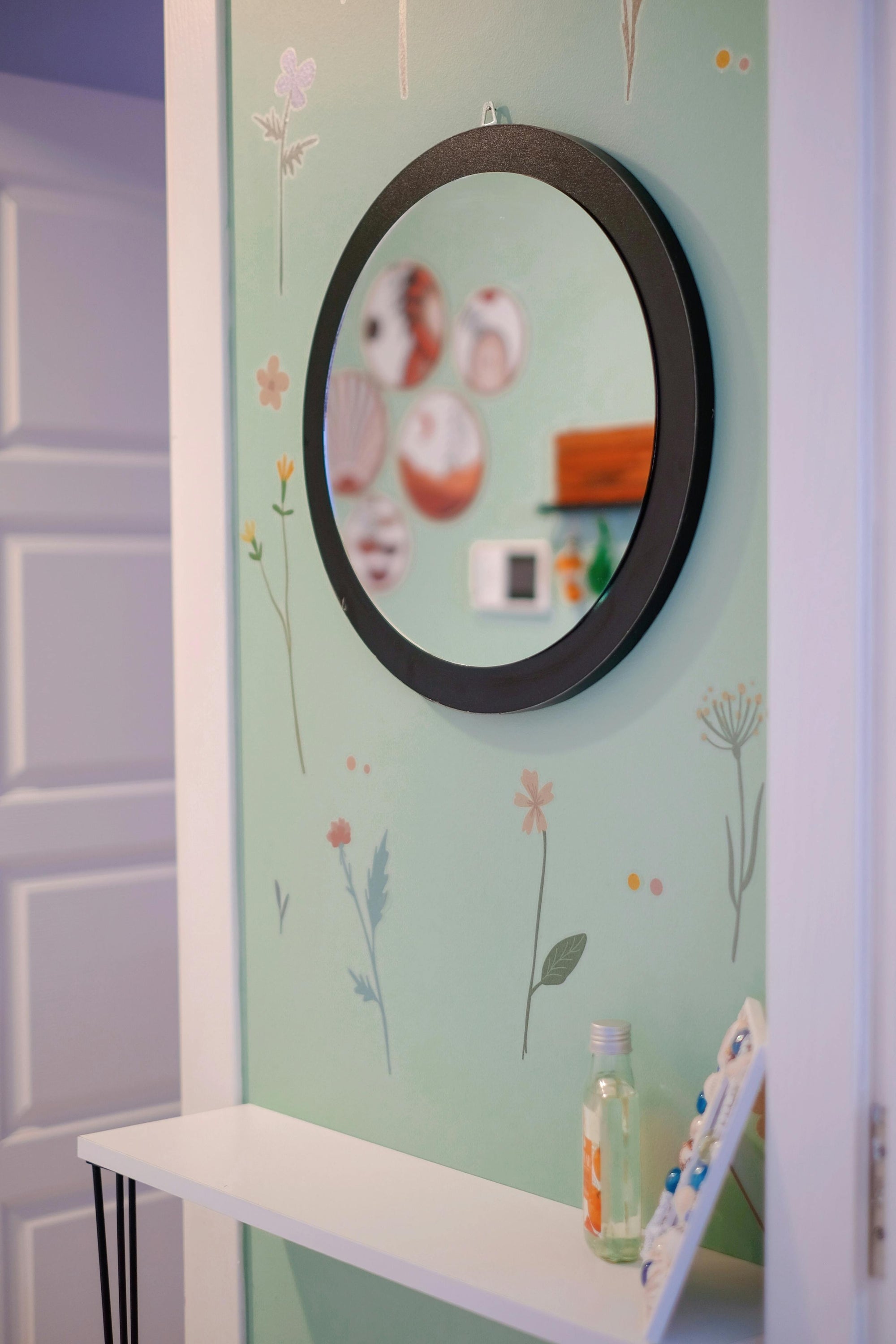 How To Hang A Mirror With An Electric Screwdriver