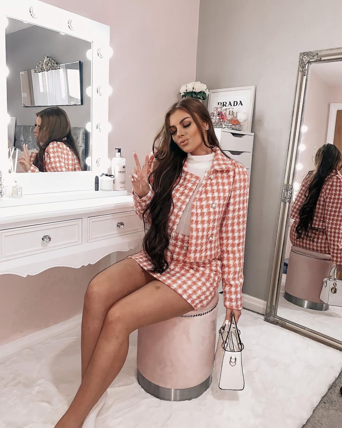 Natural vs LED Lighting: What is the Best Lighting for Makeup?