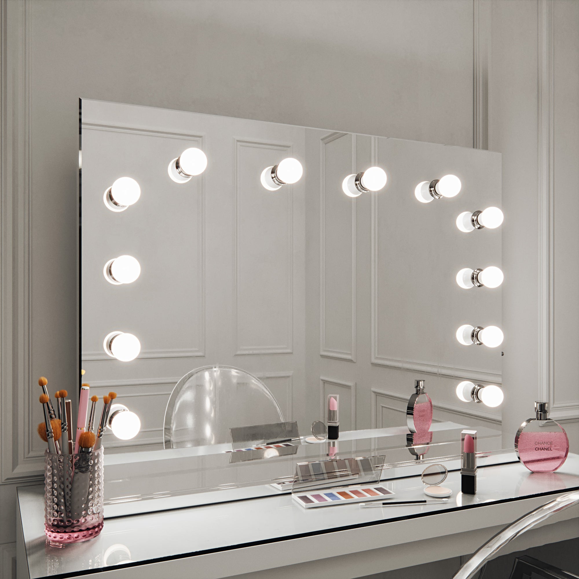 8 Top Tips On How To Decorate And Organise Your Makeup Table