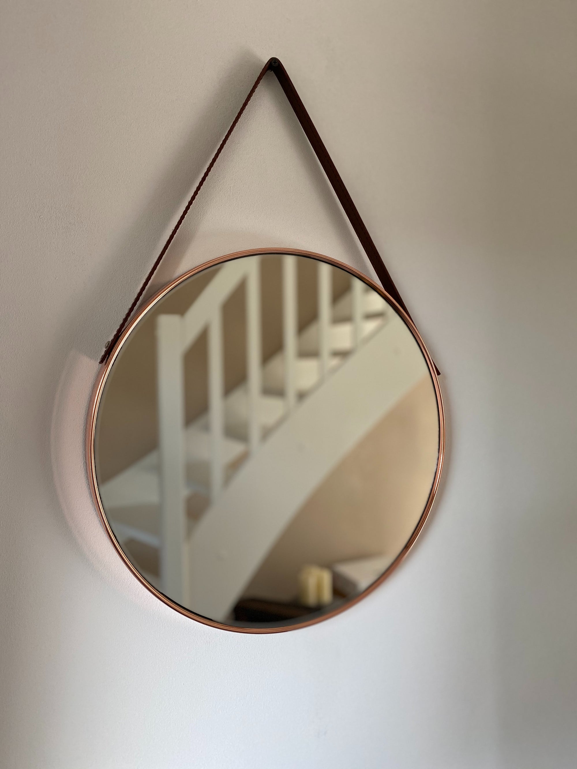 How To Choose The Perfect Mirror for Your Interior Decor