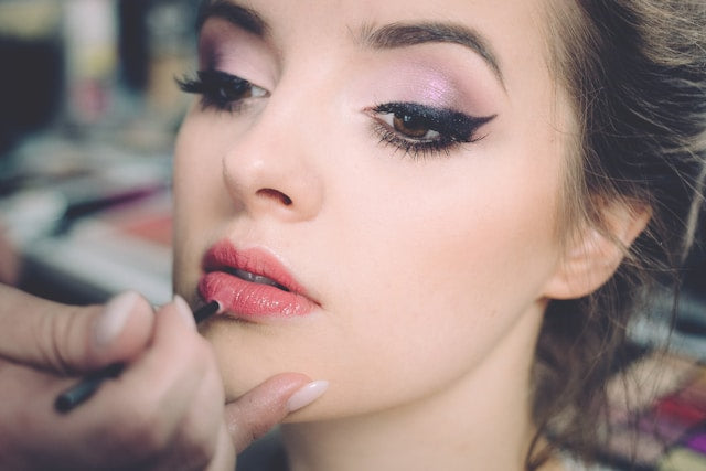 Frost‑to‑Bloom Beauty: London’s Makeup Mood from Winter to Spring