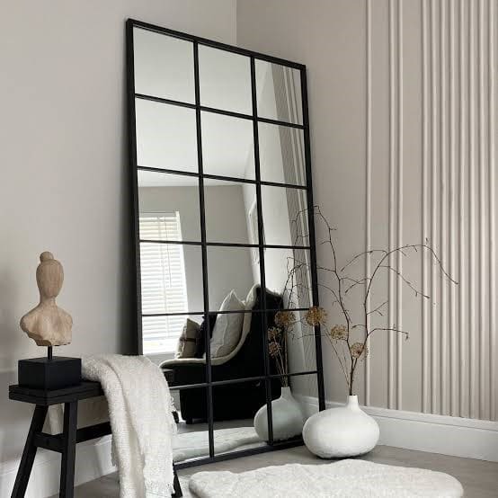 How to Maximise Small Spaces: The Role of Window Mirrors in Compact Beauty Areas