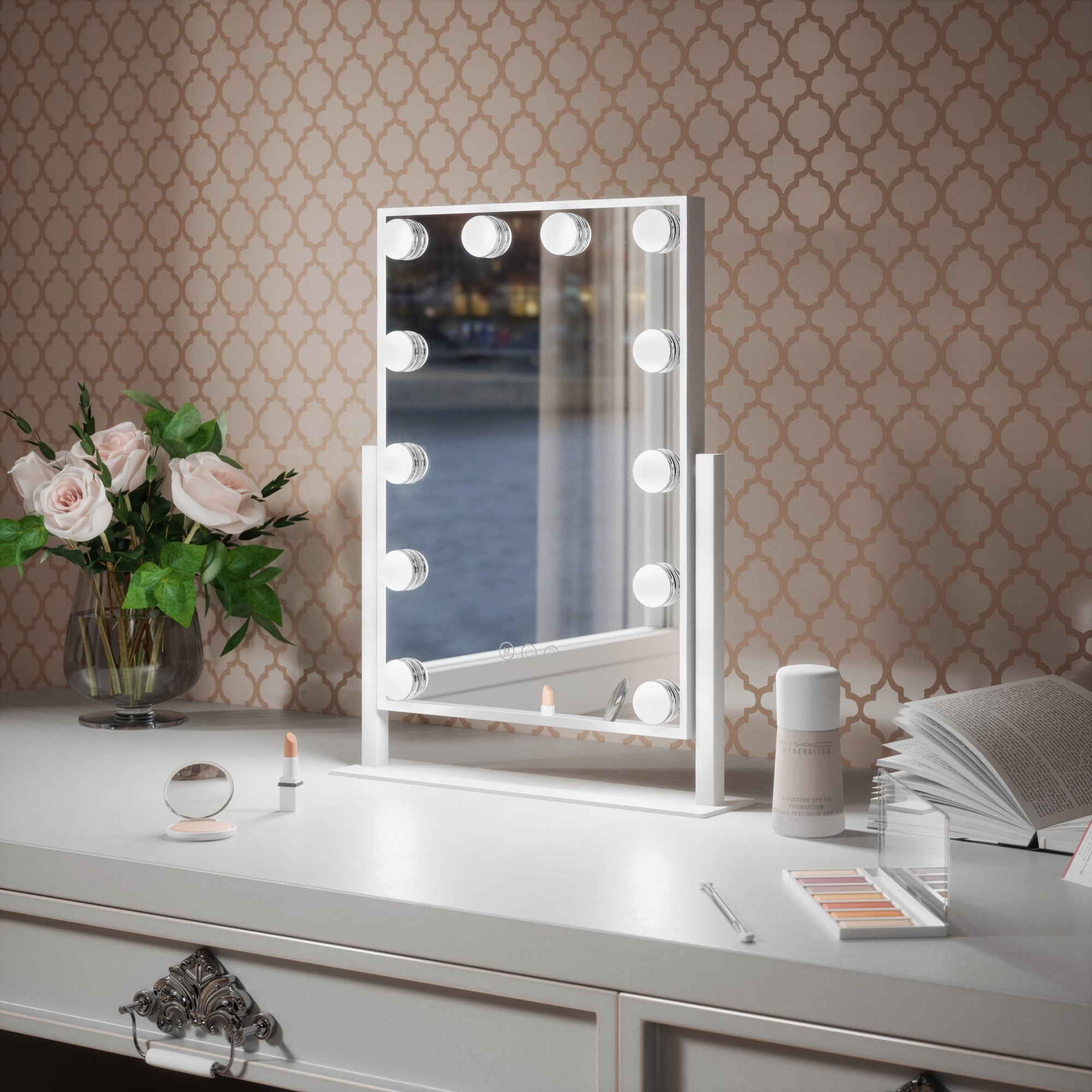Best Hollywood Mirrors for Small Bedrooms (UK Guide)