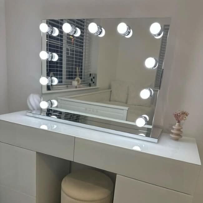 Houston Bluetooth Hollywood Mirror 80x60cm with LED bulbs for perfect lighting and music, ideal for makeup routines.